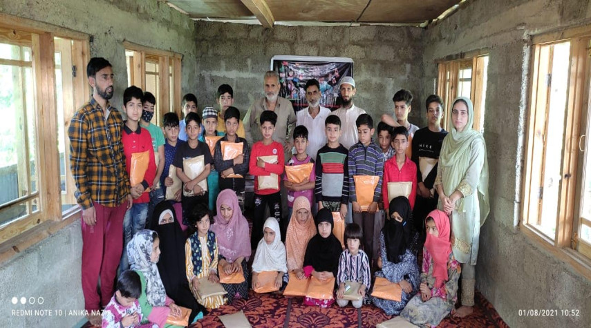 TaleemHaqHaiHumara The State Coordinator of Save Youth Save Future (SYSF), Anika Nazir, from District Kupwara, launched the initiative "Taleem Haq Hai Humara" by distributing stationery kits to 30 students in the Lolab area.