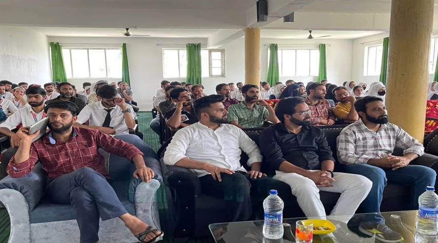 30th June 2022 | Pulwama: Today, on 30th June 2022, the "Save Youth Save Future" Foundation organised another seminar titled "Peaceful Co-Existence and Compassion for Humanity at the Heart of Islam" at Dolphin Para-Medical College, Pulwama.